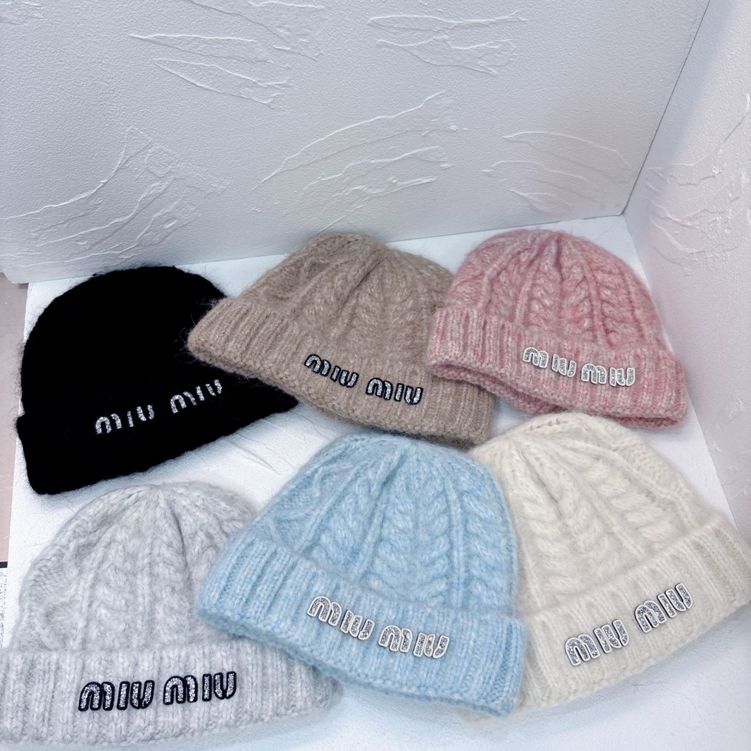 Miumiu hat 102701